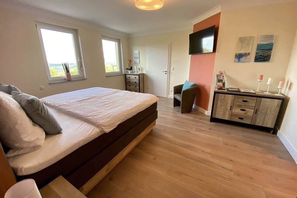 Ganze Wohnung, Roosartige Ferien - Ferienwohnung Im Hanswieschen - Bacharach Oberwesel - in Oberwesel, Mittelrhein