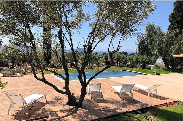 Ferienhaus für 8 Personen, mit Whirlpool und Terrasse sowie Garten in La Cadière-d'Azur