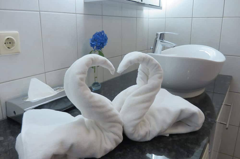 Ganze Wohnung, Fewo 90m² mit Sauna zur alleinnutzung. Terrasse, Garten, Carport in Sönnebüll, Nordfriesland