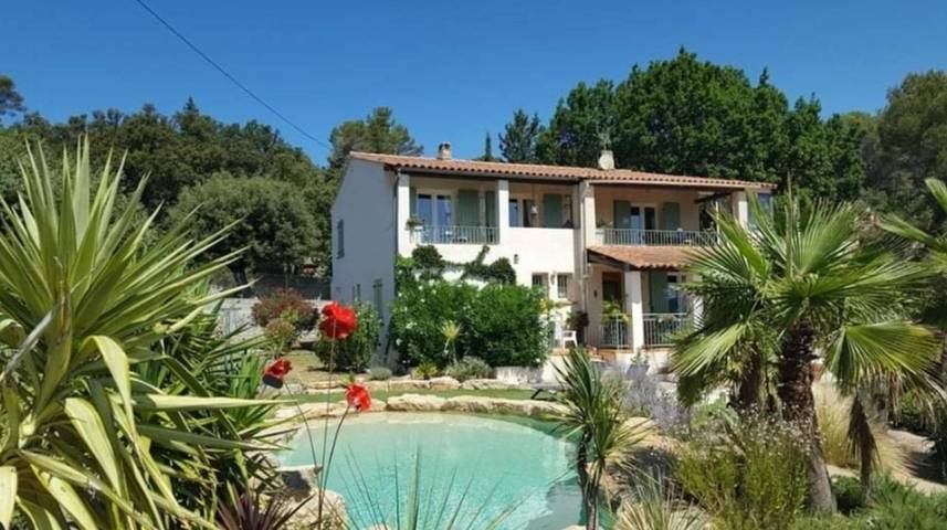 Location de vacances pour 4 personnes, avec piscine ainsi que terrasse et jardin à Gonfaron - 2