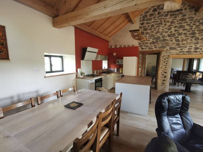 Gîte pour 9 personnes, avec jardin et terrasse dans le Cantal - 3