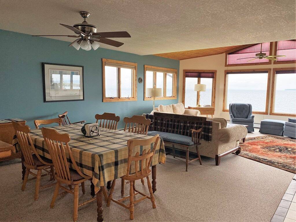 Lake Huron Oasis in der U. P in St. Ignace, Mackinac County