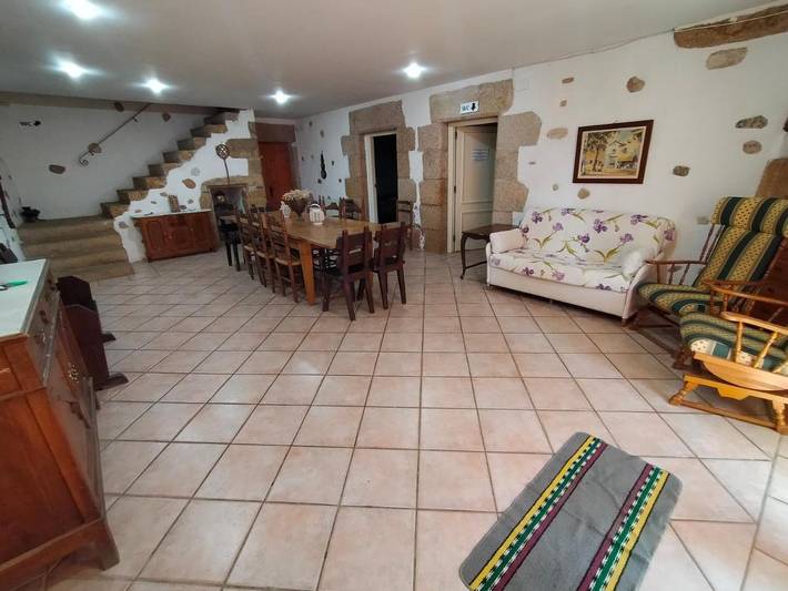 Casa rural para 16 personas, con Terraza y Jardín además de Piscina y Vistas en Viloví de Oñar - 2