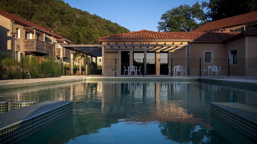 Gîte pour 5 personnes, avec piscine à Les Eyzies-de-Tayac-Sireuil