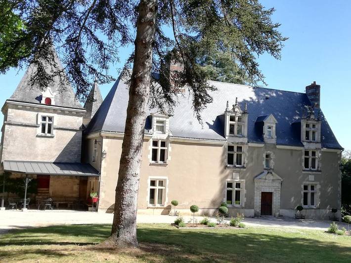Location de vacances pour 2 personnes, avec piscine ainsi que jardin et vue à Cheillé - 2