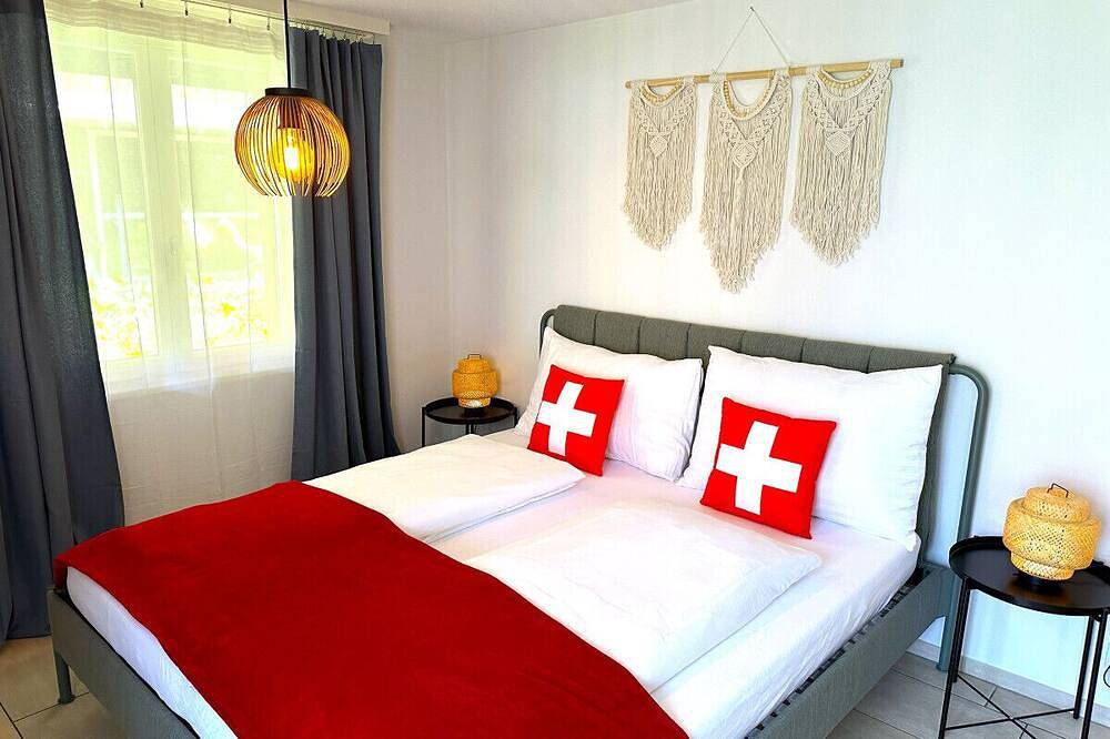 Ganze Wohnung, Swisshut Stunning Views Alps & Lake - Apart. Staat 22 in Hilterfingen, Thunersee