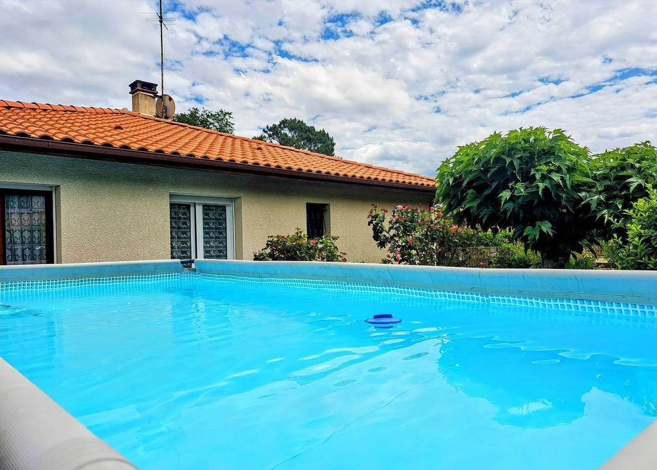Maison familiale 9 couchages avec piscine hors sol in Castets, Côte d’Argent