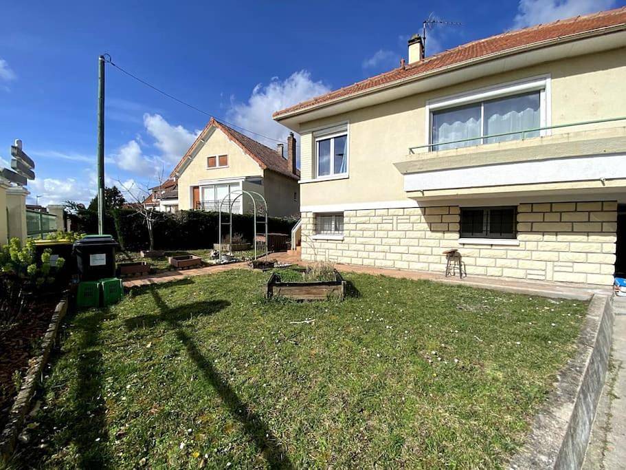Appartement entier, La spacieuse - 4 chambres - Rer C 10min - Paris in Brétigny-sur-Orge, Essonne