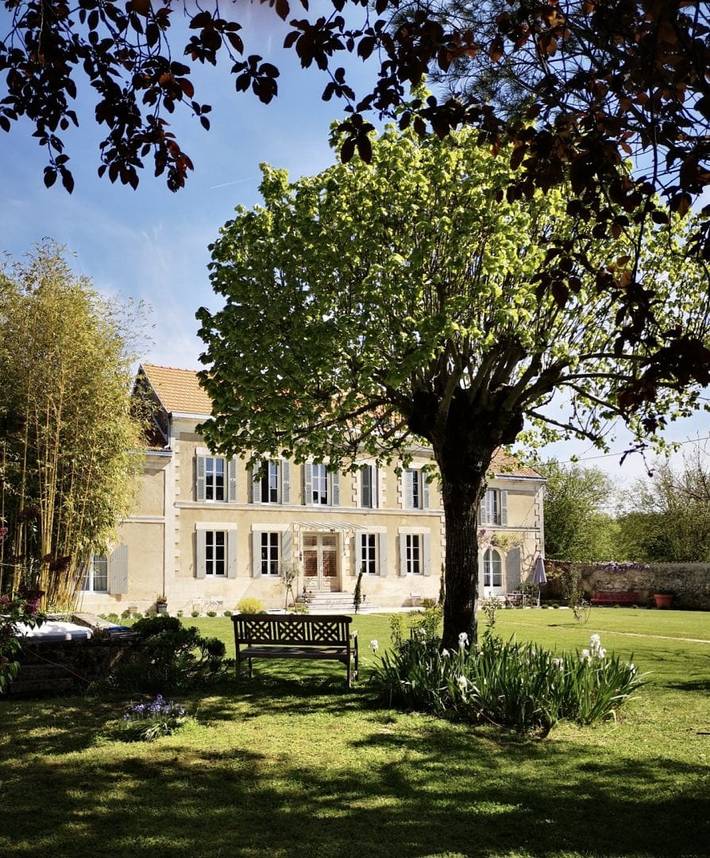 Chambre d’hôte pour 2 personnes, avec jardin à Saint-Savinien