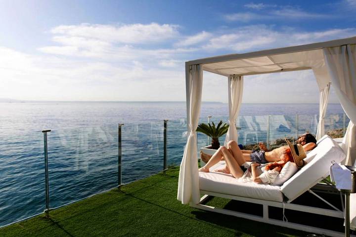 Hôtel pour 3 personnes, avec Jacuzzi et Terrasse ainsi que Jardin et Piscine à Illetes