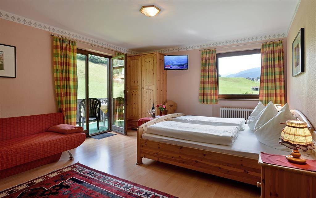 Ganze Ferienwohnung, Doppelzimmer #3 + Schlafcouch mit Dusche, Wc in Itter, Kaisergebirge