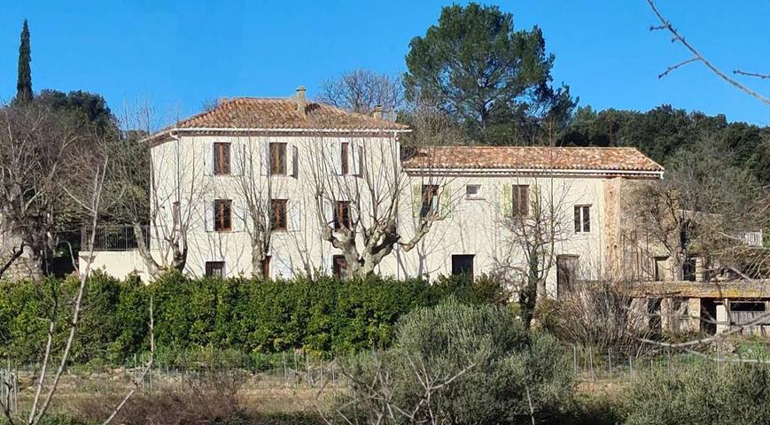 Gîte pour 6 personnes, avec jacuzzi ainsi que jardin et piscine à Carnoules - 2