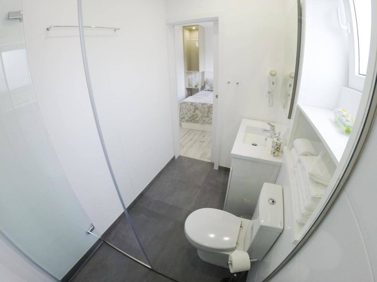 Double Room with Private Bathroom in Porto, District de Porto