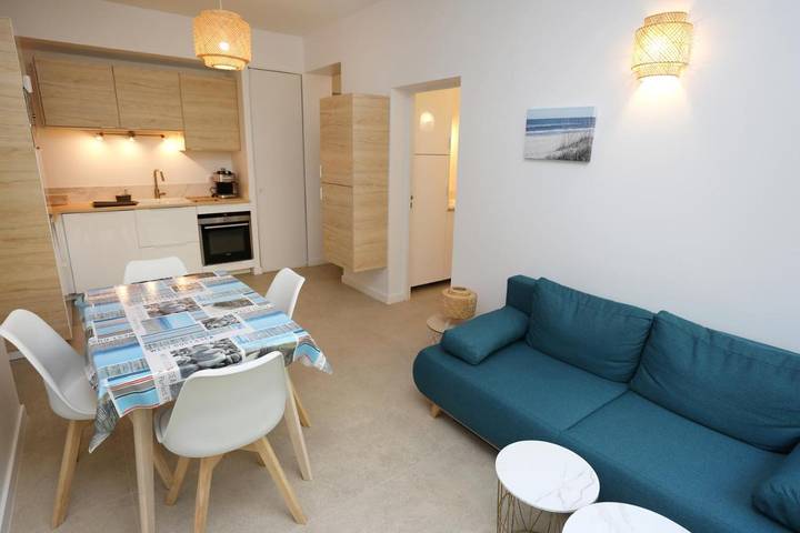 Gîte pour 4 personnes, avec terrasse dans Plage Coupereau - 2