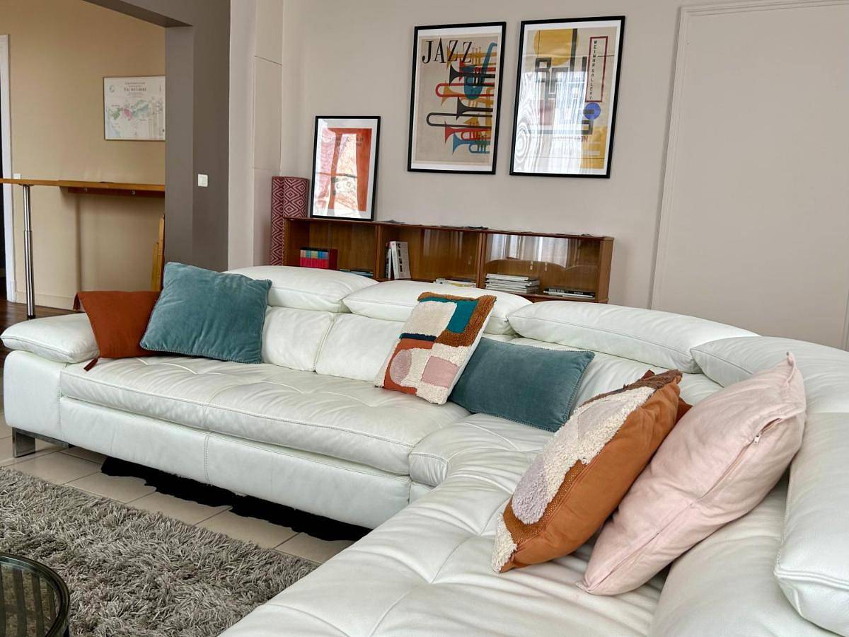 Appartement entier, Three-Bedroom Apartment in Saint-Aignan, Région de Romorantin-Lanthenay