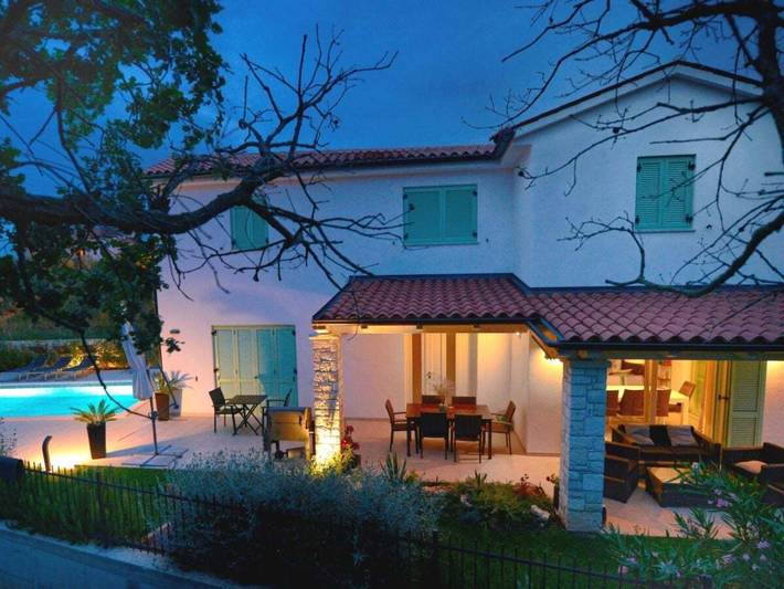 Villa pour 6 personnes, avec jardin et piscine, animaux acceptés à Selina