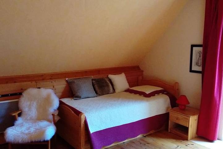 Gîte pour 8 personnes, avec jardin et terrasse, animaux acceptés à Sazos - 3