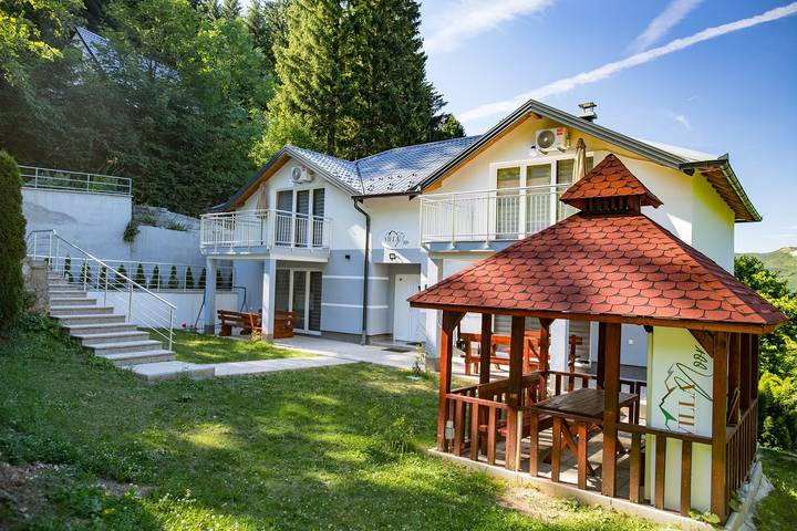 Ferienhaus für 24 Personen, mit Garten - 1