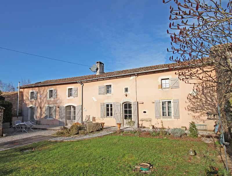 4Bed3Bath 1736 Farmhouse/Barn Conversion-Hearth in Sainte-Soline, Niort und Umgebung