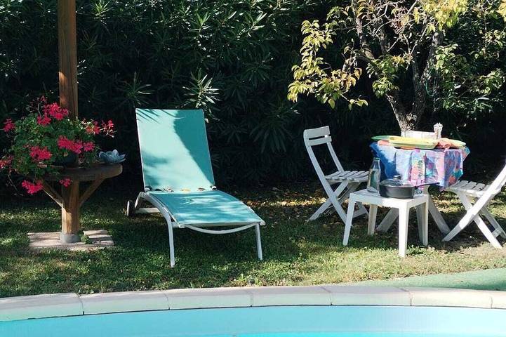 Location de vacances pour 2 personnes, avec terrasse et jardin à Avignon