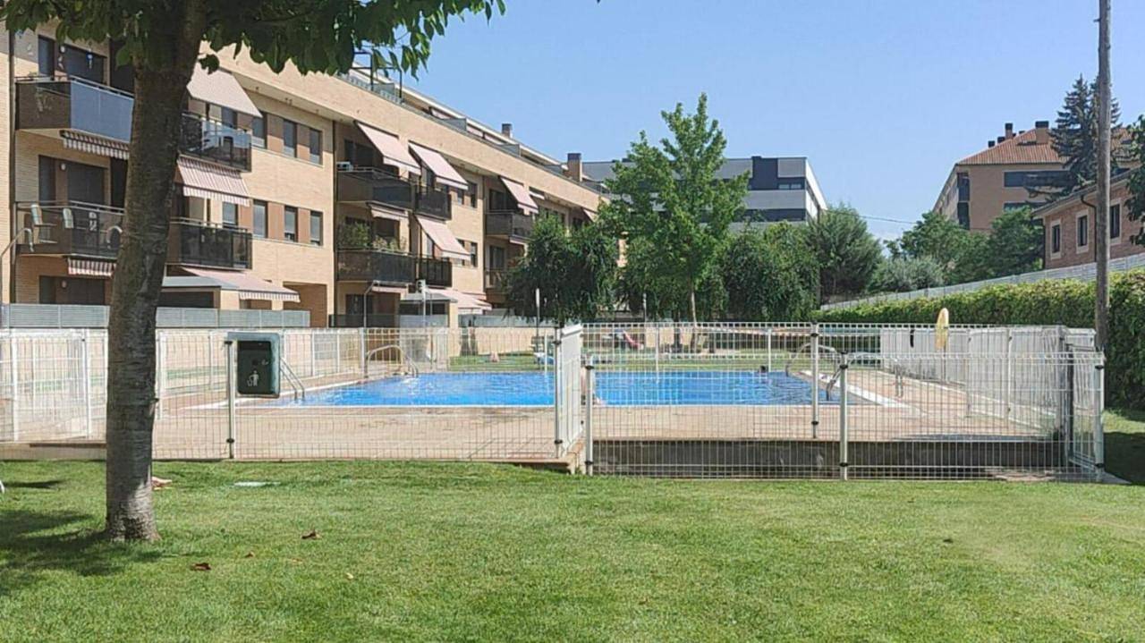 Apartamento entero, Red Wine Haro, piscina y parking in Haro, Provincia de La Rioja