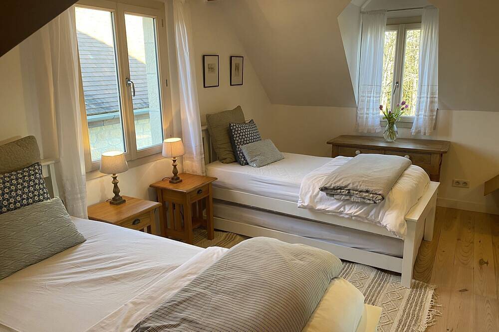 Serene Countryside Villa, Private Heated Pool, within walking distance of Cazals in Cazals, Quercy
