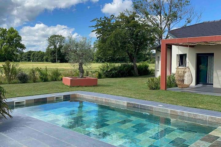 Villa pour 10 personnes, avec jardin ainsi que jacuzzi et piscine