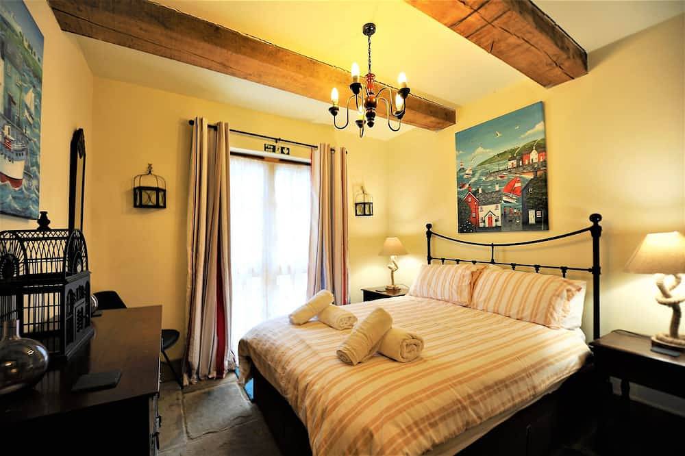 Lobster Pot in Padstow Is A 'fisherman's Style' Cottage With A Parking Space. in Padstow, Cornwall