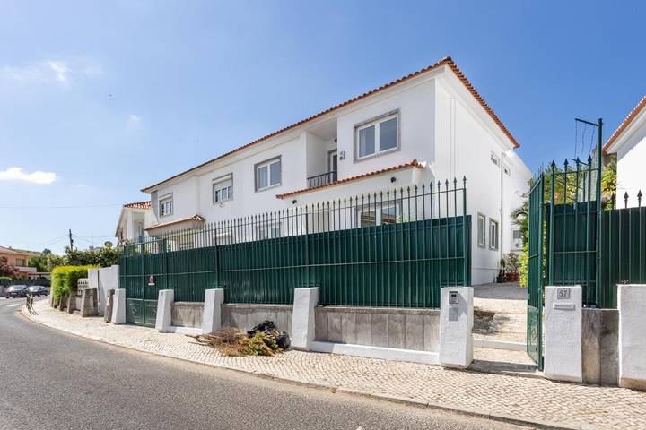 Villa pour 14 personnes, avec jardin et piscine, animaux acceptés à Lisbonne - 2