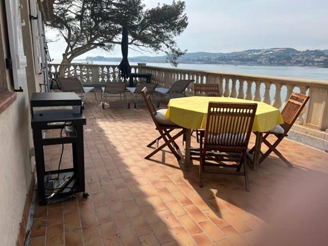 Gîte pour 4 personnes, avec vue et terrasse, animaux acceptés dans Plage de La Gorguette - 2