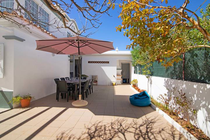 Location de vacances pour 7 personnes, avec jardin à Guia - 3