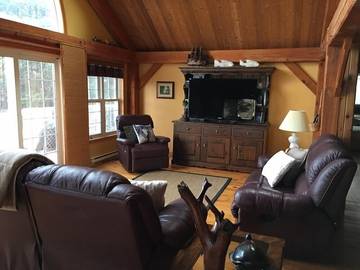 Cabin Rentals And Lodges for 8 Guests in Kawartha Lakes, Picture 2