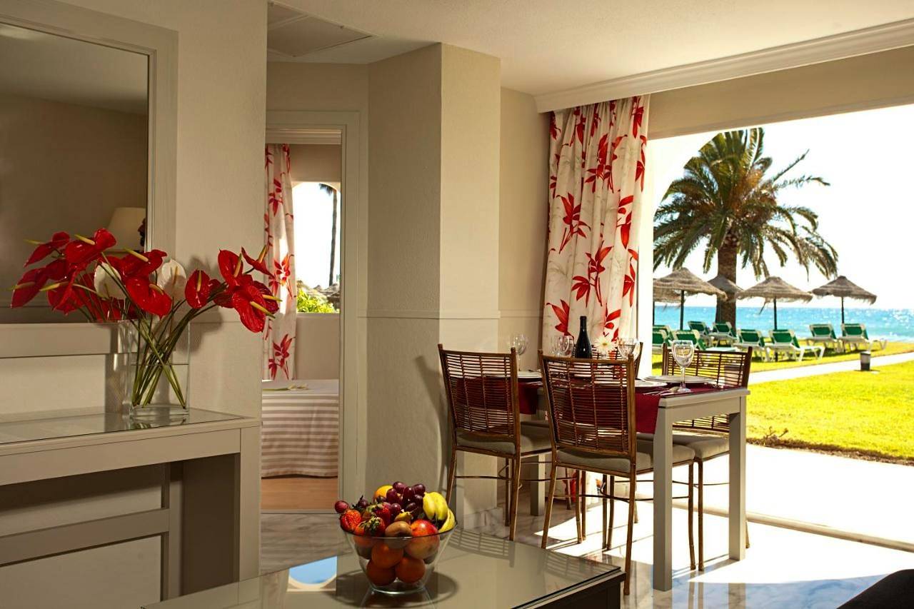 Aparthotel para 10 personas con jardín in Playa Playazo, Nerja