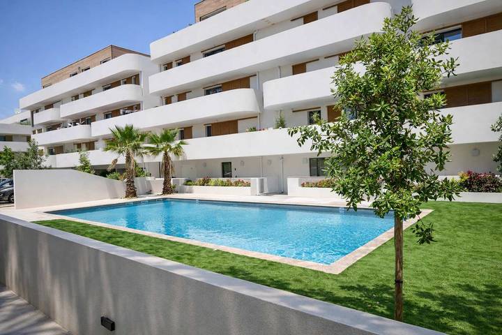 Ferienwohnung für 6 Personen, mit Pool und Balkon/Terrasse, kinderfreundlich in Sérignan