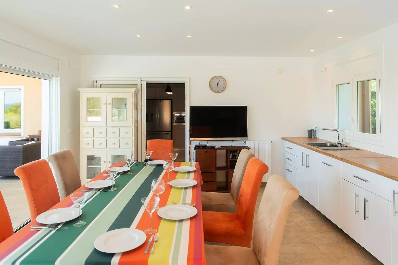Villa de lujo con aire acondicionado, TV y cerca de restaurantes in Palau Sabardera, Alt Empordà