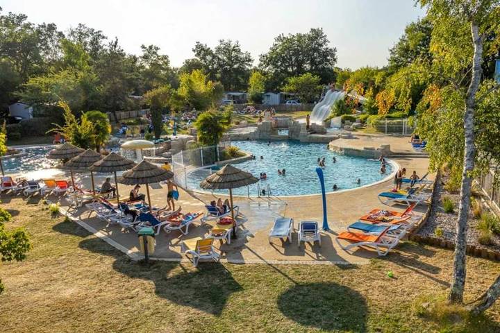 Camping pour 6 personnes, avec bassin pour enfant en Indre-et-Loire - 4