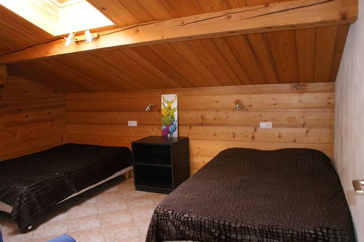Entire apartment, Large, comfortable apartment in an exceptional location near the village and ski slopes. in La Clusaz, Annecy region