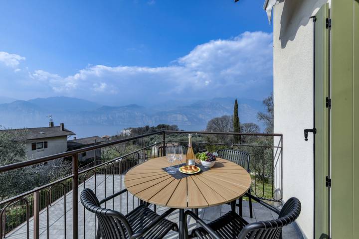 Apartamento de vacaciones para 4 personas, con terraza además de jardín y vistas al lago - 1