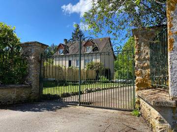 Gîte pour 12 personnes, avec jardin à La Chartre-sur-le-Loir