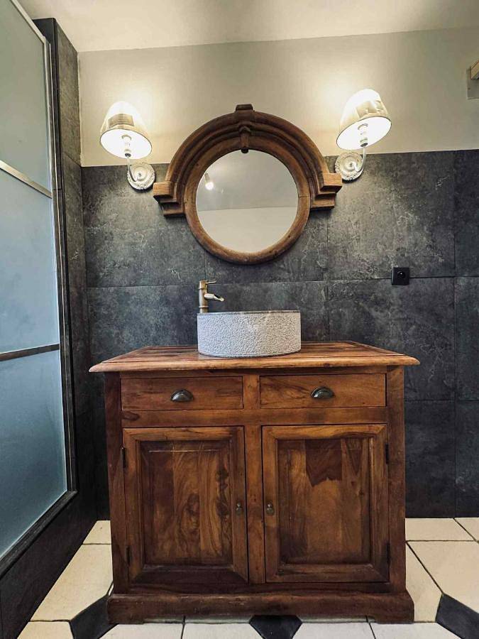 Gîte pour 8 personnes, avec jardin et vue ainsi que sauna et piscine à Puylaroque - 2