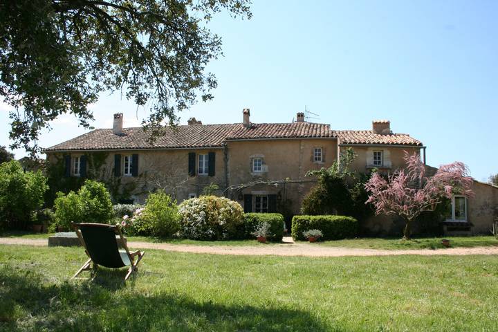 Gîte pour 4 personnes, avec piscine, adapté aux familles