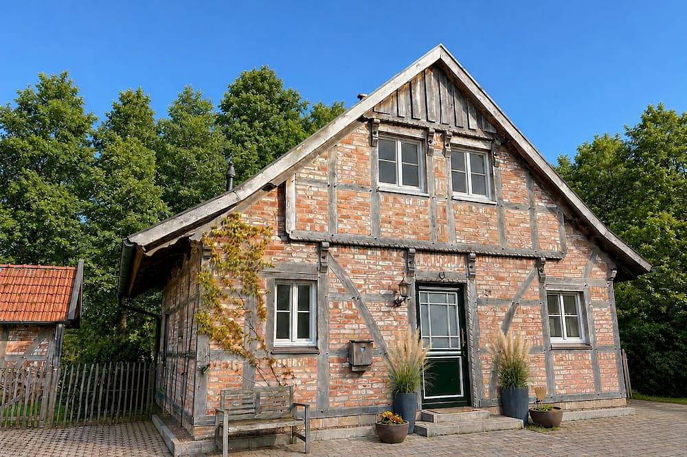Fachwerkhaus am See mit Fass-Sauna im Münsterland in Warendorf, Kreis Warendorf