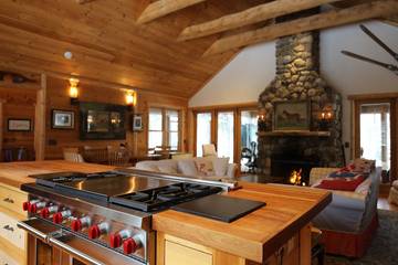 Vacation House for 16 Guests in Maine, USA, Picture 3