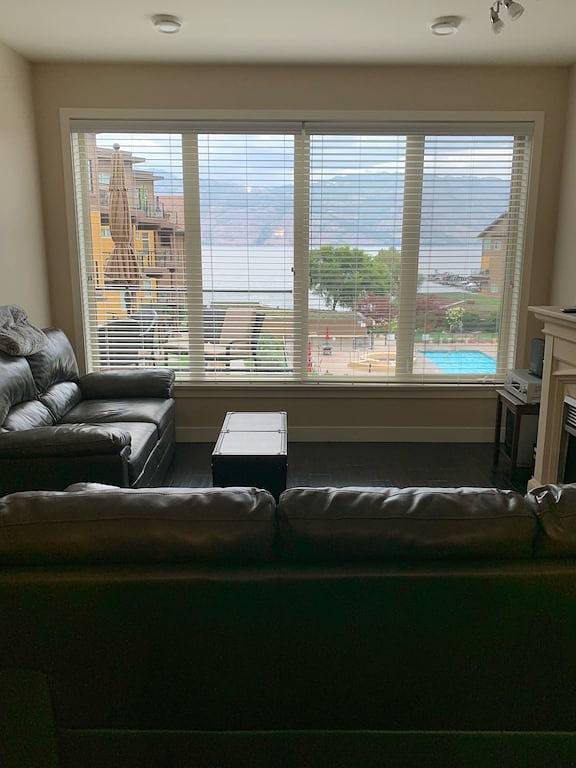 Ganze Wohnung, Deluxe 2 floor Lakefront Condo with Pool in West Kelowna, Crystal Mountain