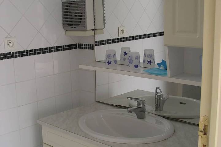 Gîte pour 2 personnes, avec piscine ainsi que jardin et terrasse à Saint-Martin-de-Crau - 3