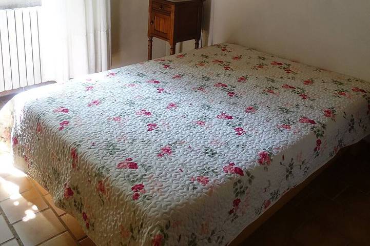 Gîte pour 6 personnes, avec jardin et piscine à Simiane-la-Rotonde - 2