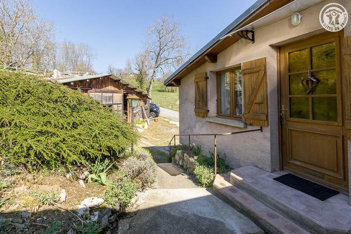 Gîte pour 4 personnes, avec terrasse à Saint-Germain-la-Chambotte