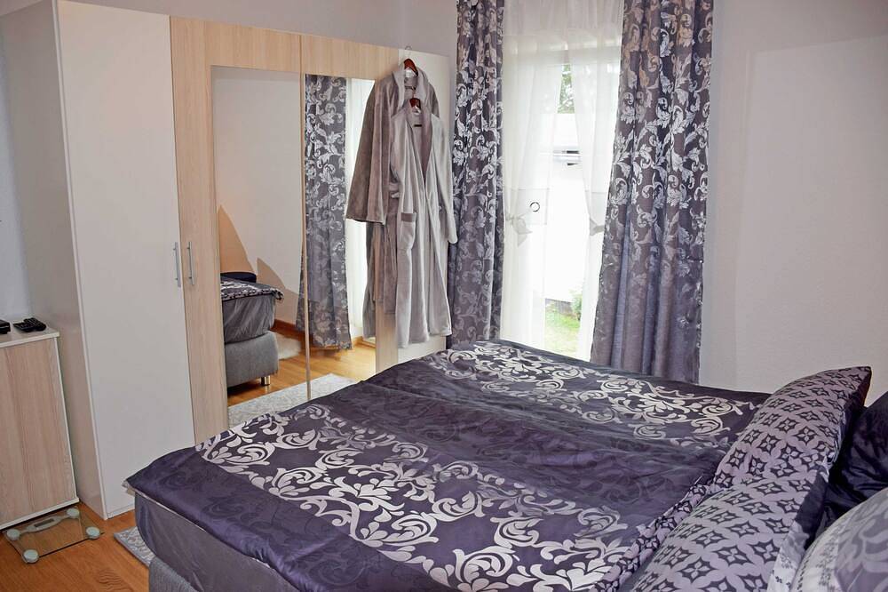 Ganze Wohnung, ***Ferienhaus Naturidyll mit großem Garten*** in Sundhagen, Stralsund Umland