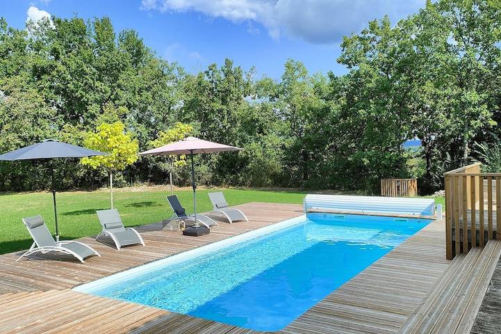 Location de vacances pour 8 personnes, avec jardin à Dévillac