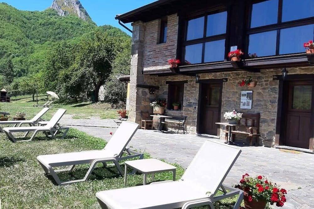 Casa Trina in Lena, Cordillera Cantábrica